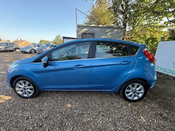 Used Ford Fiesta 2010 for sale - 76806923: Photo