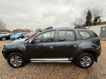Used Dacia Duster 2016 for sale - 77392140: Photo