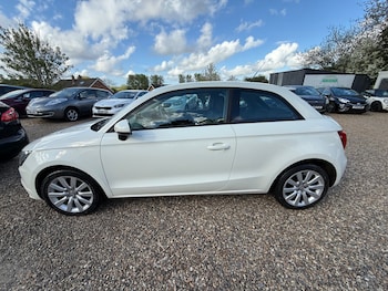 Used Audi A1 2011 for sale - 78298617: Photo