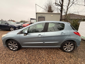 Used Peugeot 308 2013 for sale - 77392151: Photo
