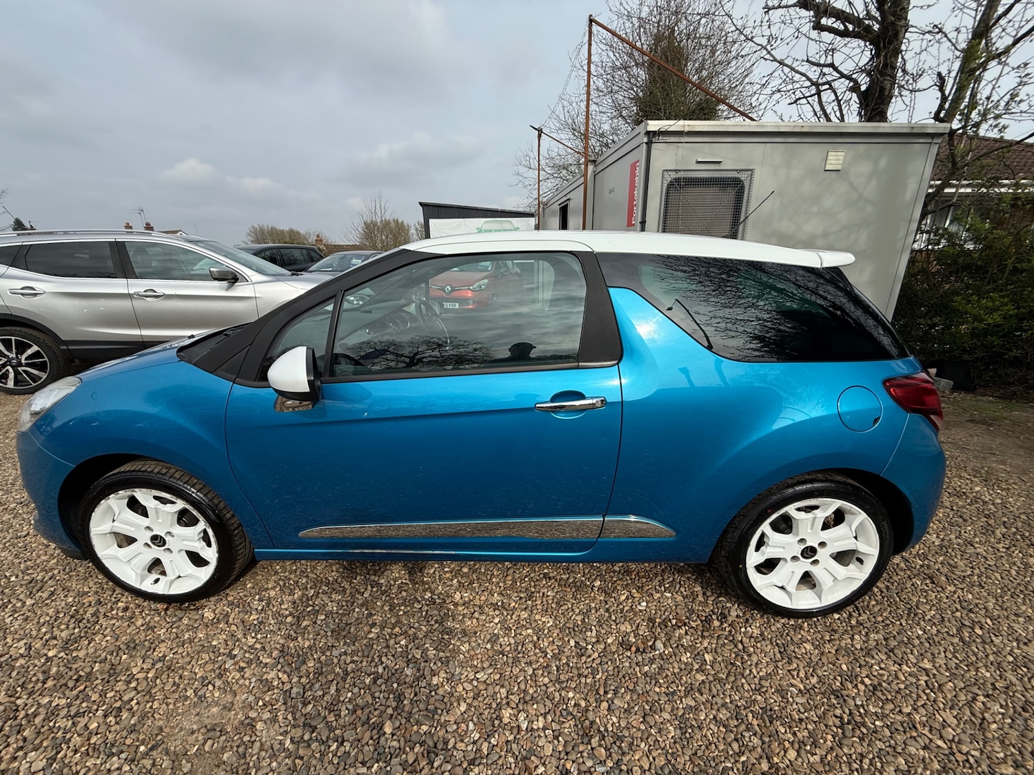 Used Citroen DS3 2011 for sale - 77983645: Photo 4