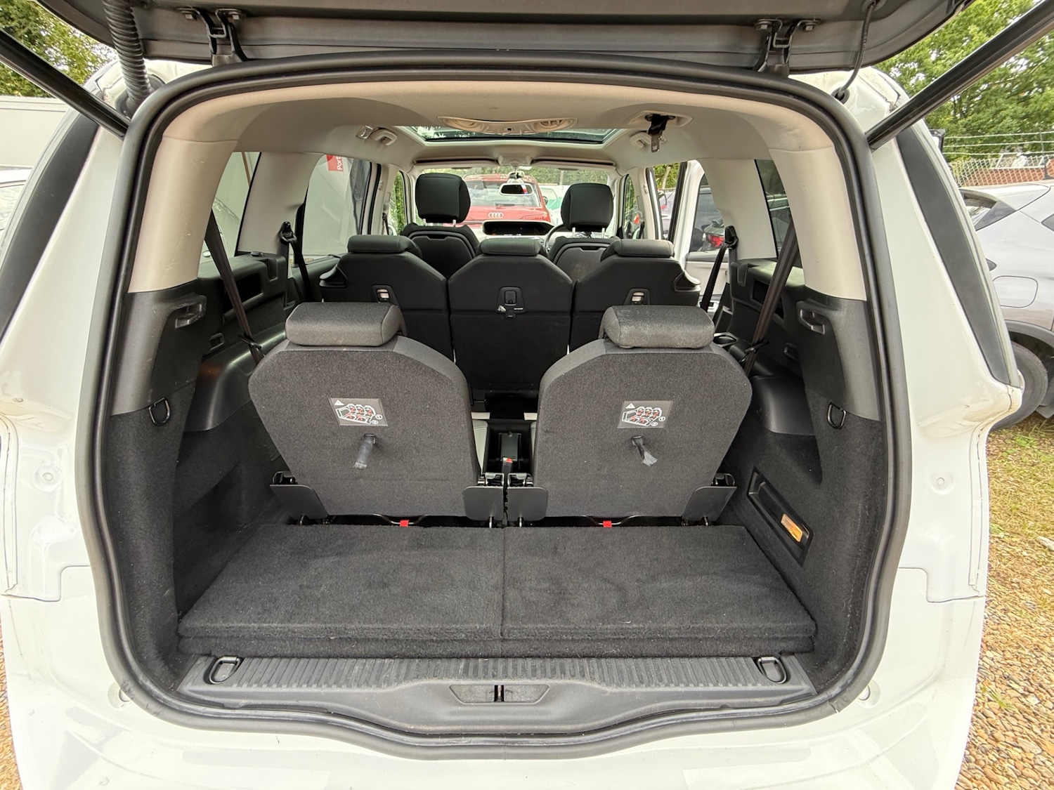 Used Citroen Grand C4 Picasso 2015 for sale - 77775484: Photo 11