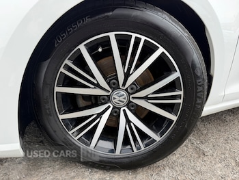 Used Volkswagen Golf 2017 for sale - 78676965: Photo