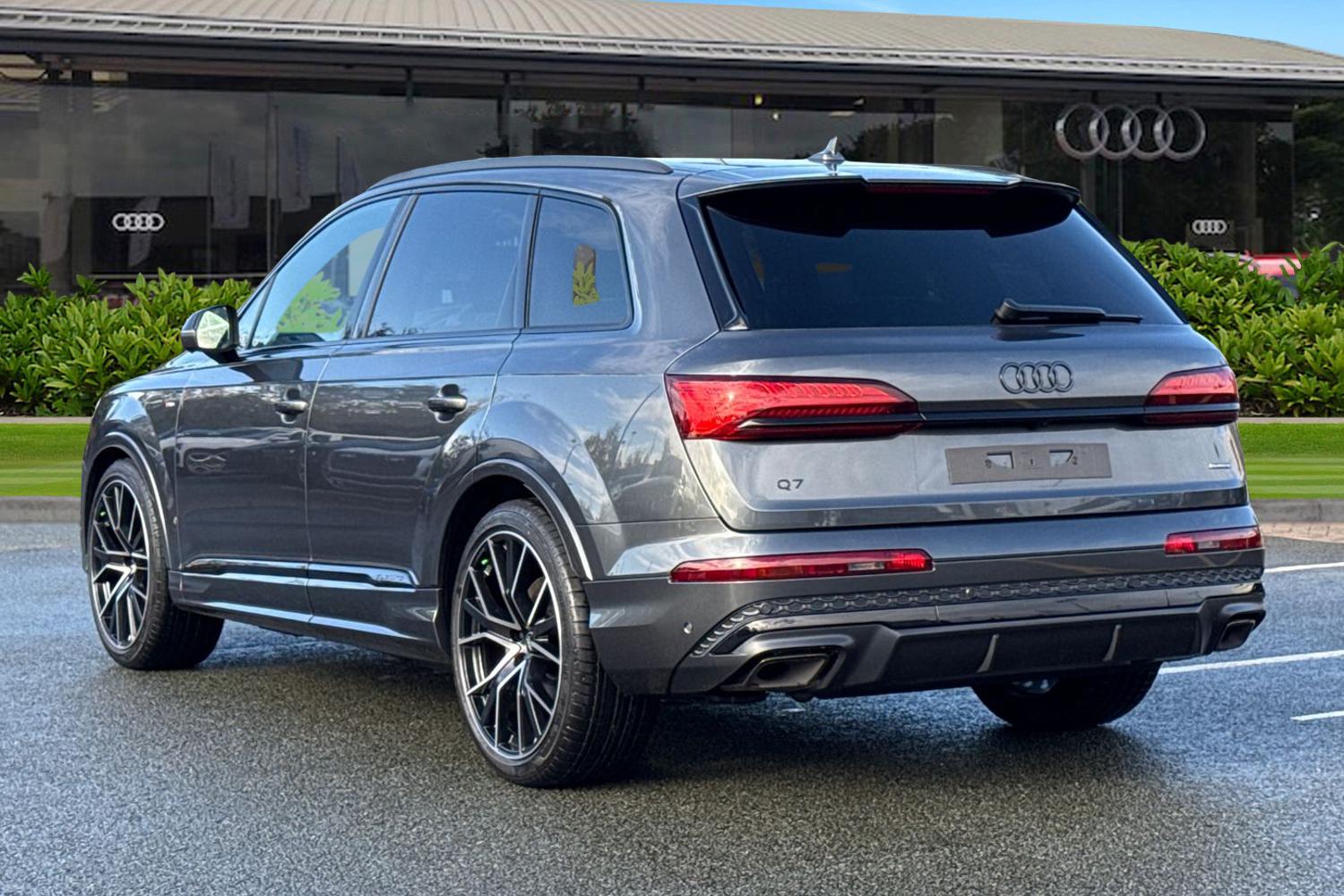 Used Audi Q7 2025 for sale - 76353137: Photo 2