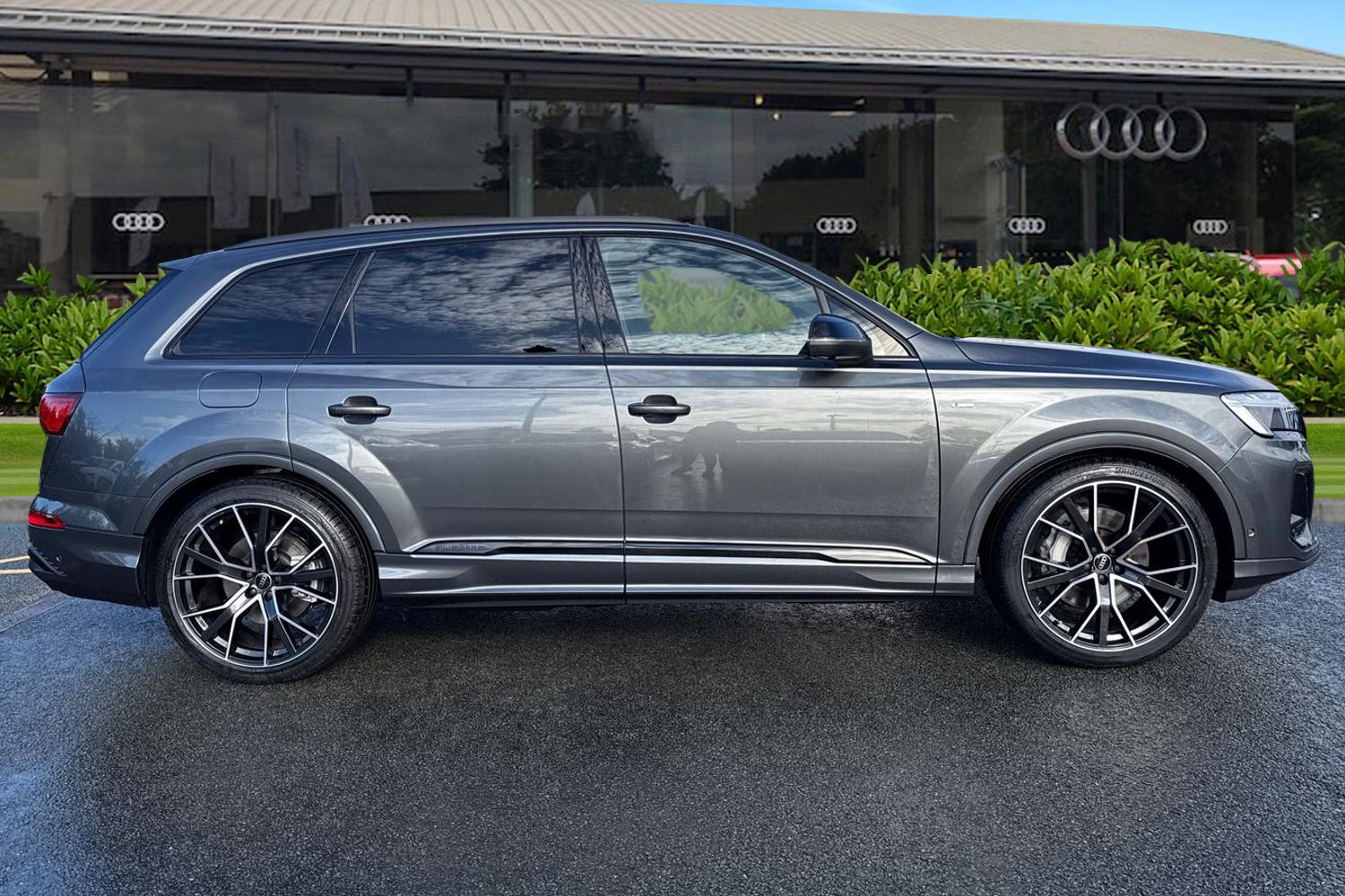 Used Audi Q7 2025 for sale - 76353137: Photo 3