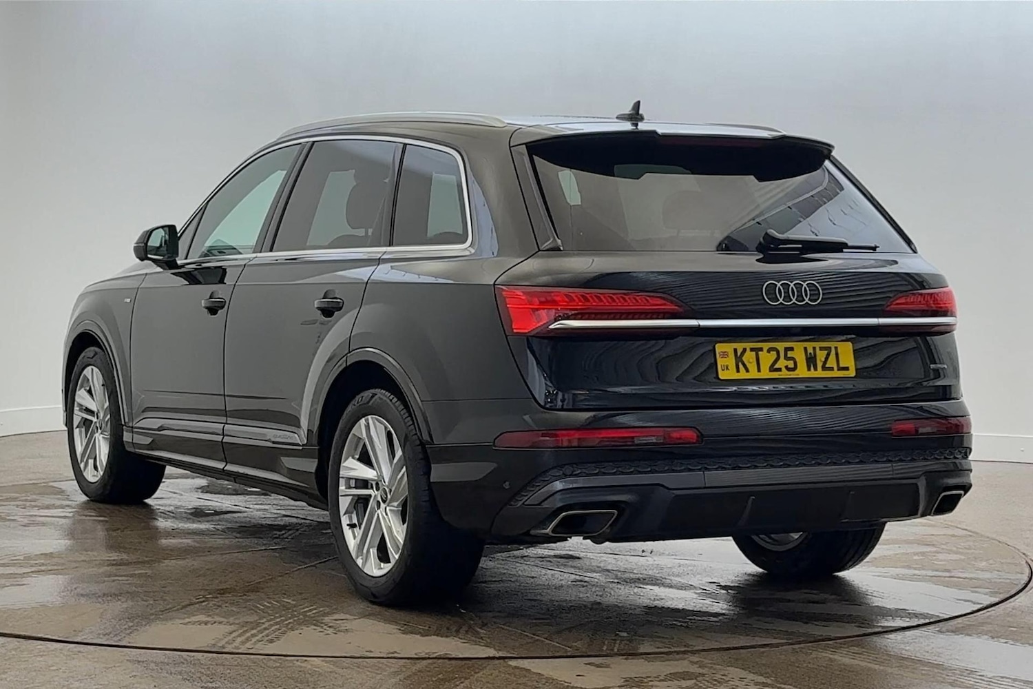 Used Audi Q7 2025 for sale - 76836366: Photo 3