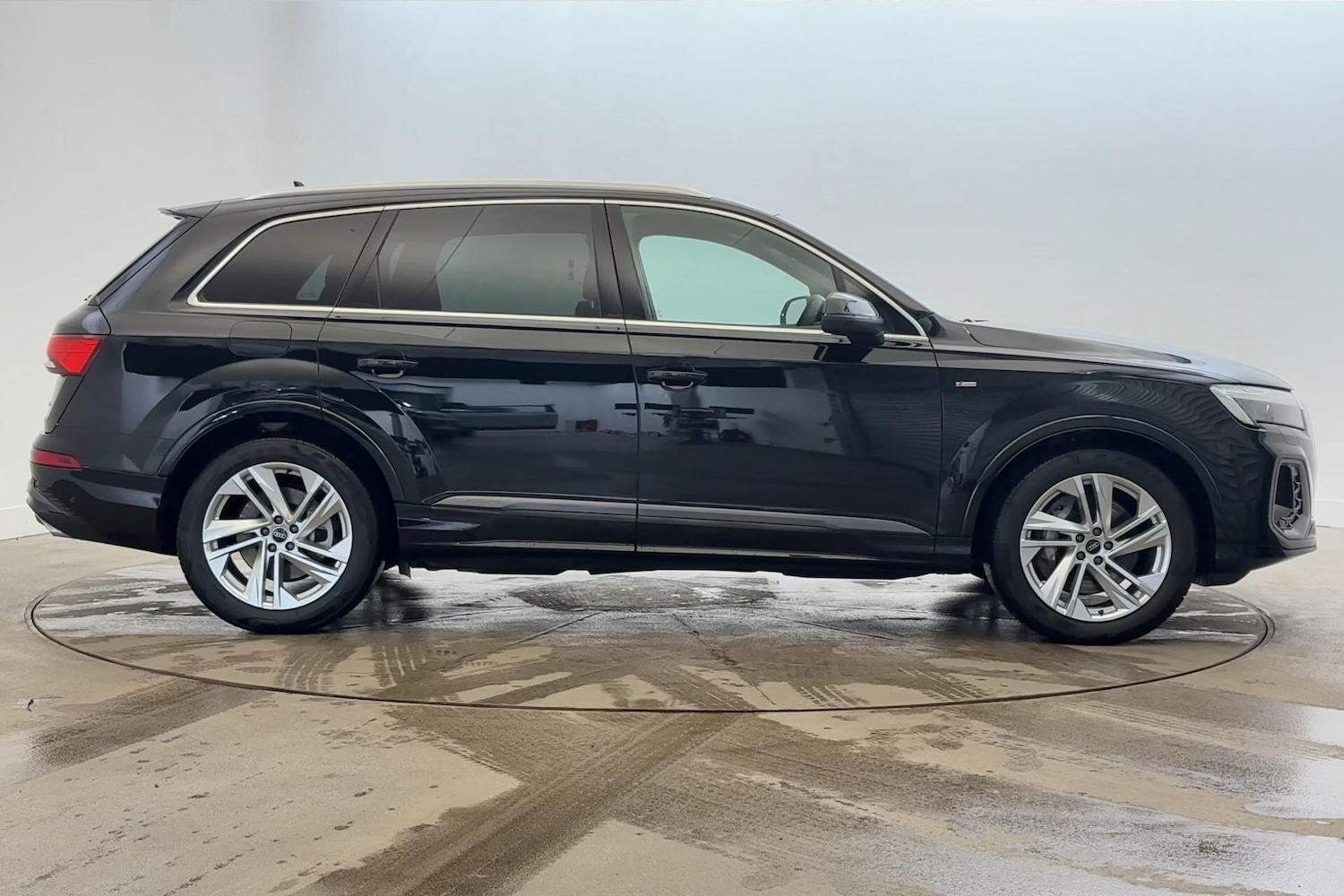 Used Audi Q7 2025 for sale - 76836366: Photo 4