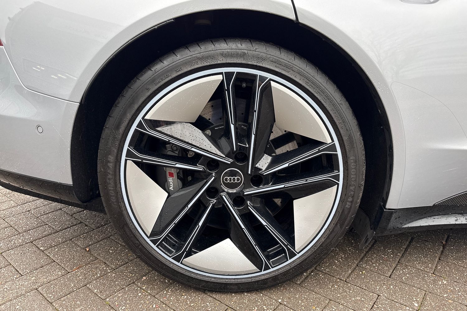 Used Audi RS e-tron GT 2023 for sale - 77368396: Photo 11