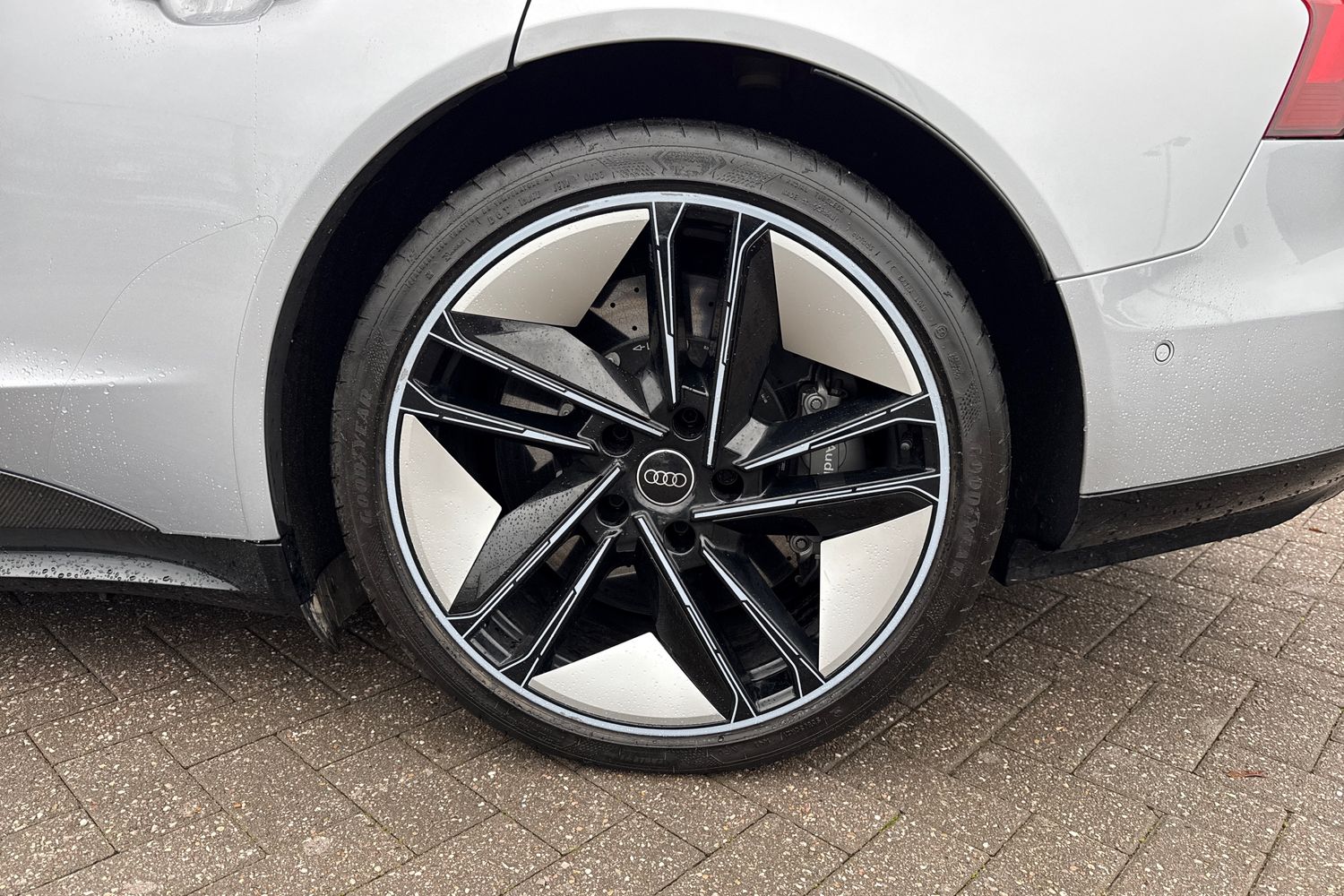 Used Audi RS e-tron GT 2023 for sale - 77368396: Photo 12