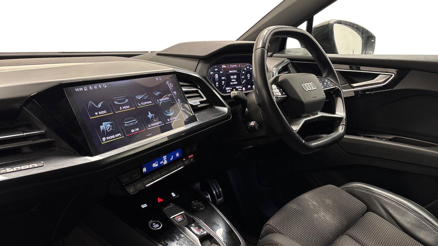 Used Audi Q4 e-tron 2023 for sale - 78210892: Photo 2