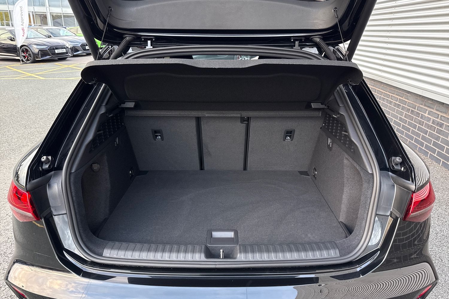 Used Audi RS3 2025 for sale - 76732519: Photo 9