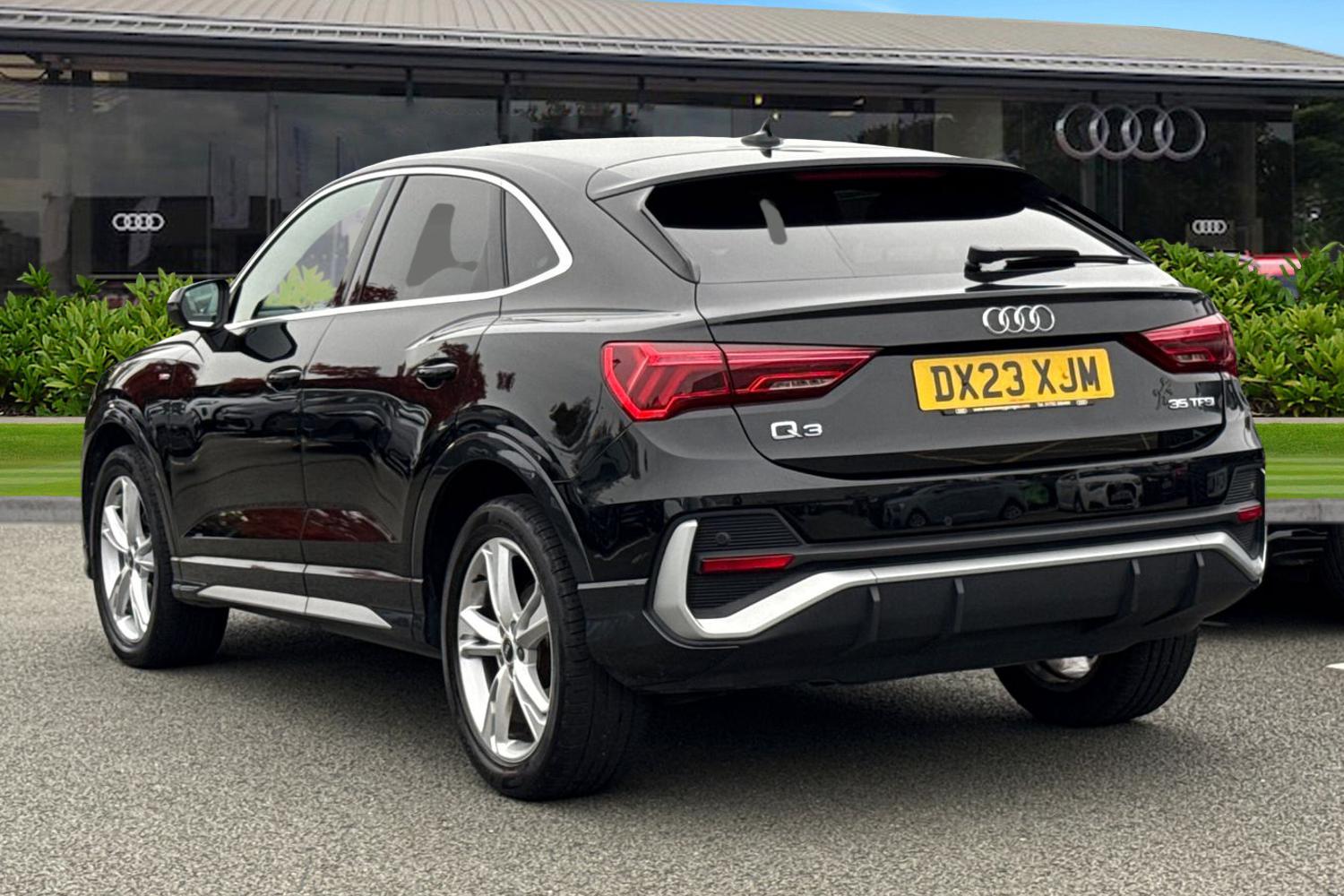 Used Audi Q3 2023 for sale - 76119816: Photo 2