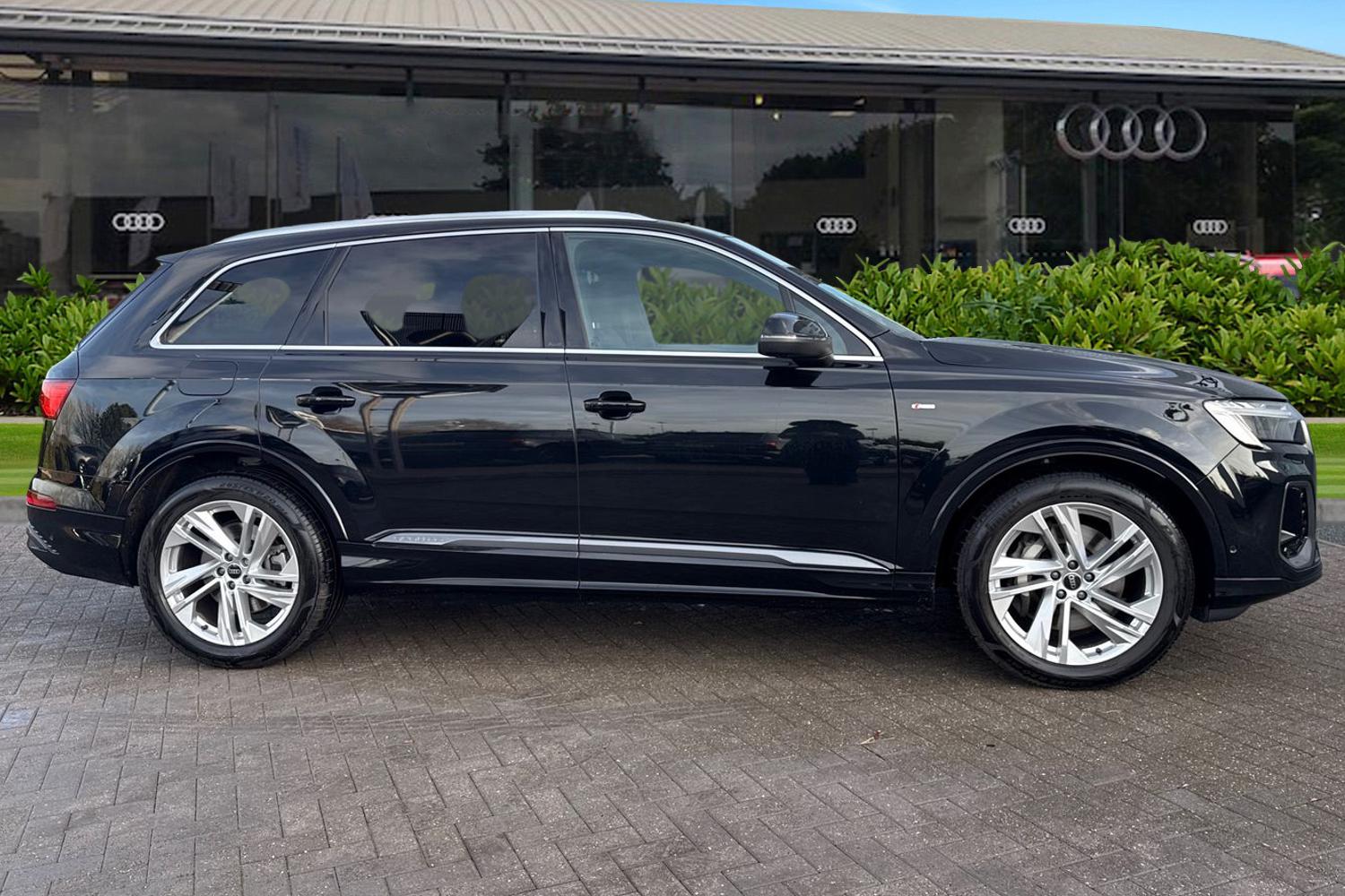 Used Audi Q7 2025 for sale - 76909357: Photo 3