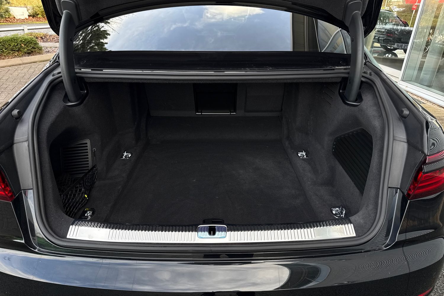 Used Audi S8 2023 for sale - 76863269: Photo 7