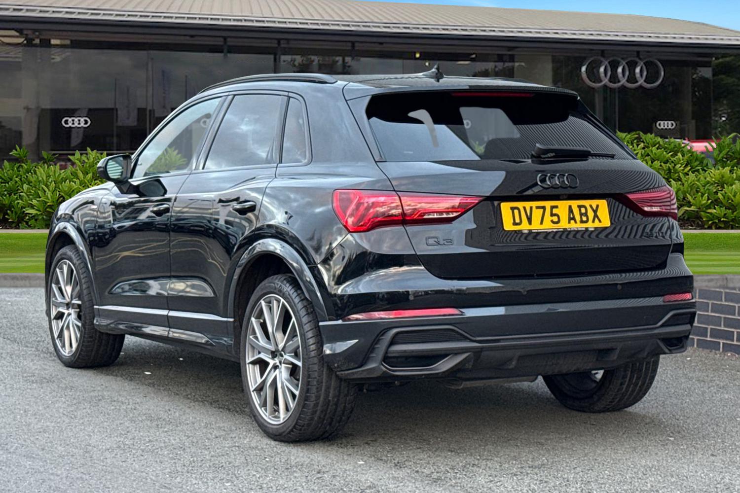 Used Audi Q3 2025 for sale - 77093541: Photo 2