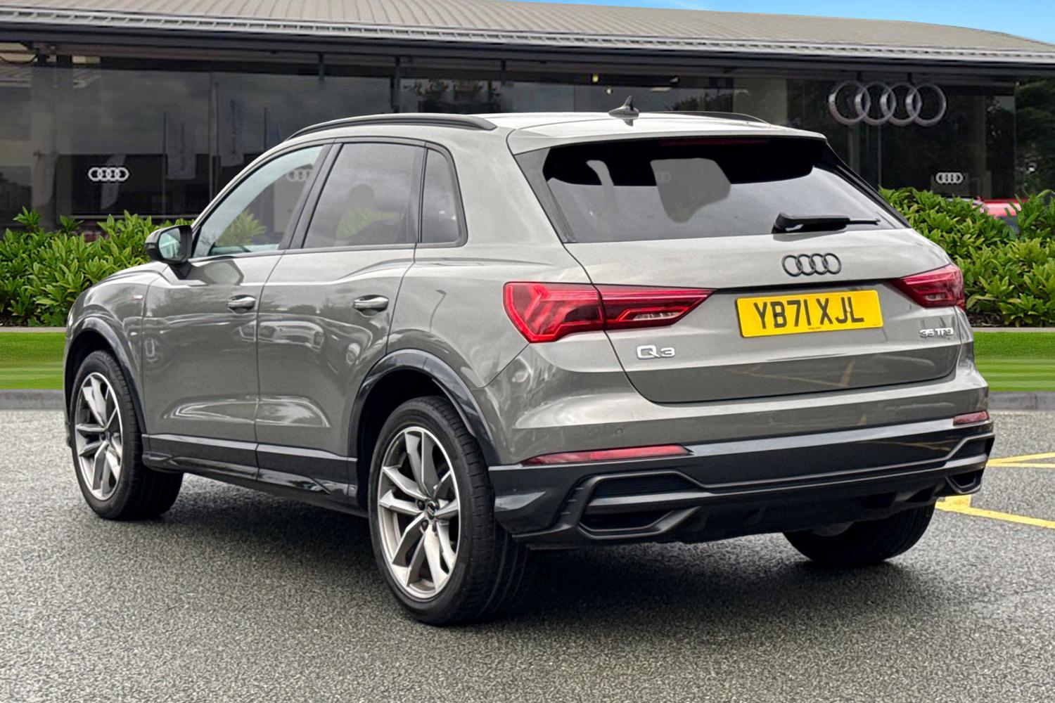 Used Audi Q3 2022 for sale - 77649424: Photo 2