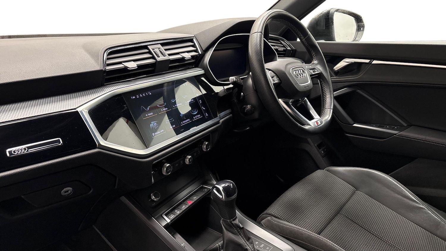 Used Audi Q3 2022 for sale - 76569627: Photo 2