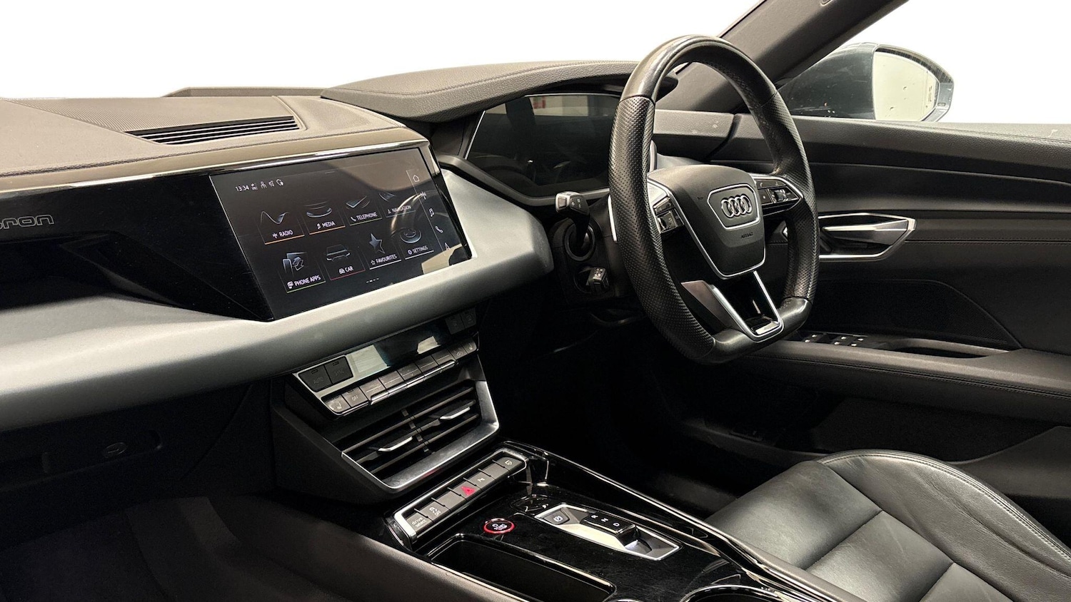 Used Audi e-tron GT 2022 for sale - 77382857: Photo 2