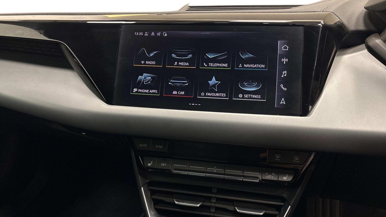 Used Audi e-tron GT 2022 for sale - 77382857: Photo 9