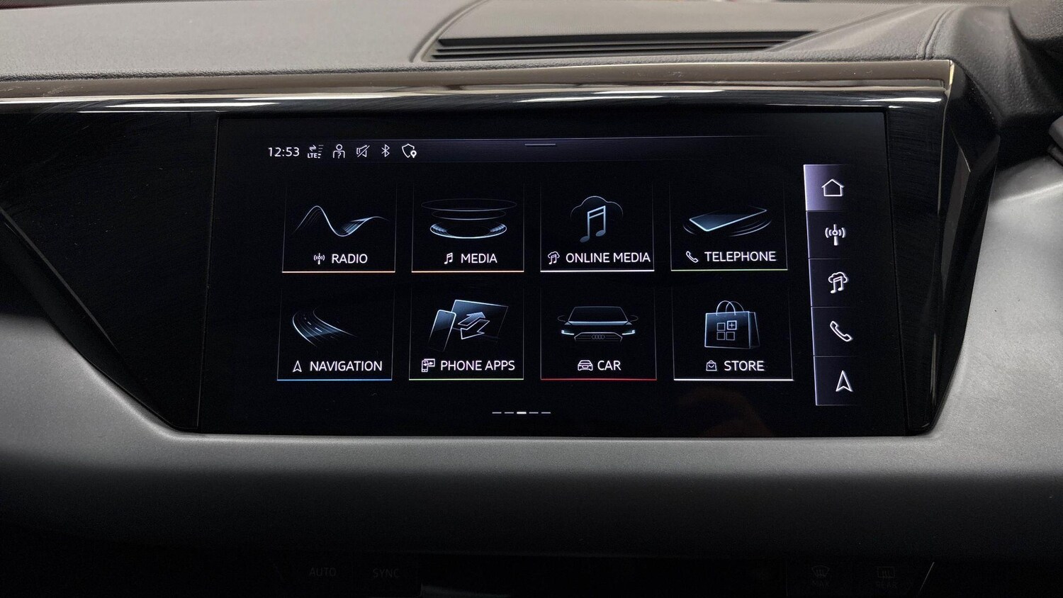 Used Audi e-tron GT 2023 for sale - 76863274: Photo 9