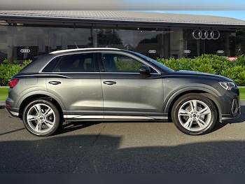 Used Audi Q3 2025 for sale - 76949621: Photo