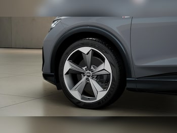 Used Audi Q4 e-tron 2025 for sale - 76143743: Photo 4