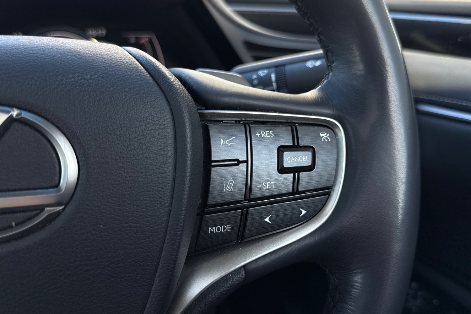 Used Lexus ES 2023 for sale - 77929045: Photo 44