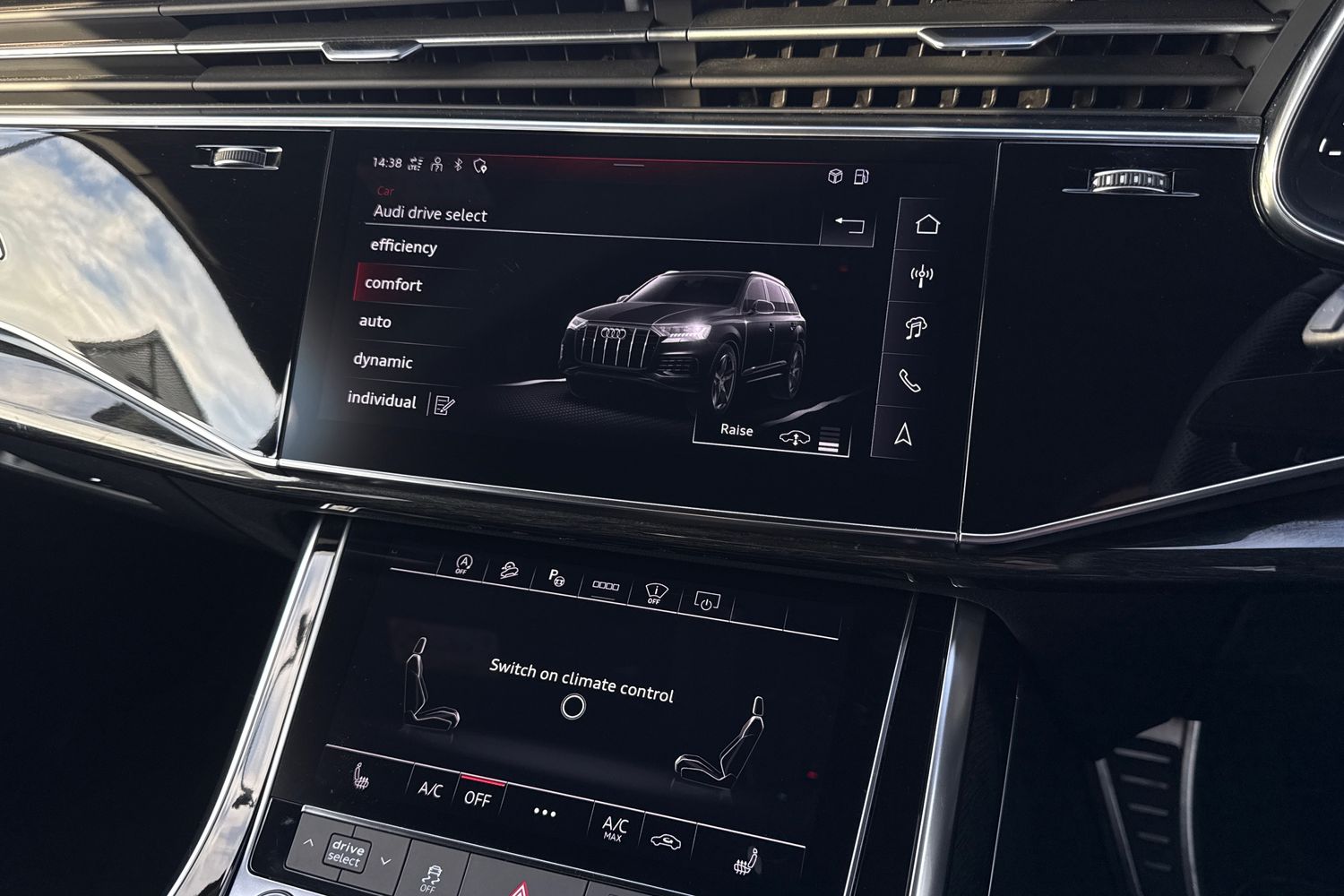 Used Audi SQ7 2024 for sale - 76805354: Photo 32