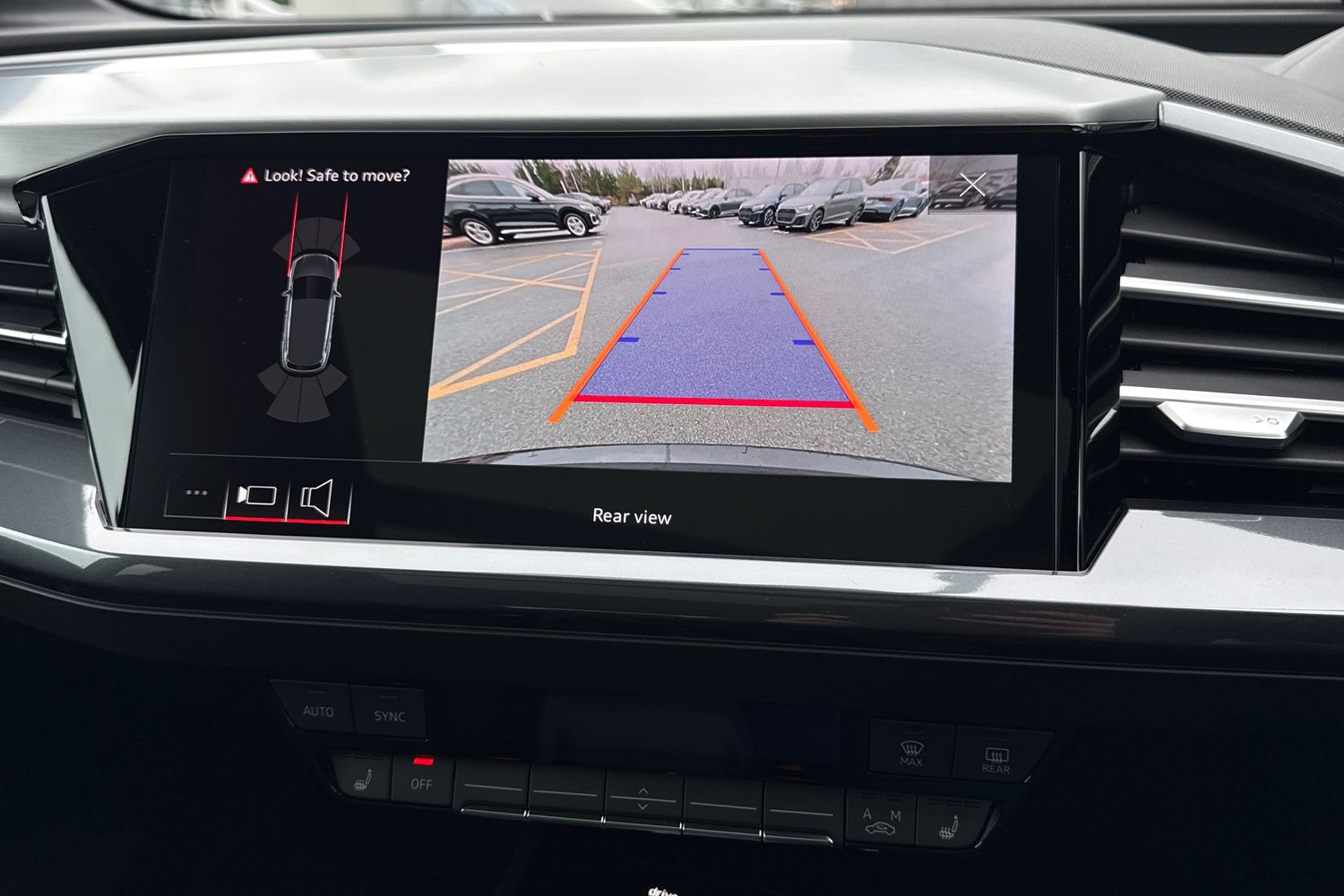 Used Audi Q4 e-tron 2026 for sale - 77849414: Photo 24