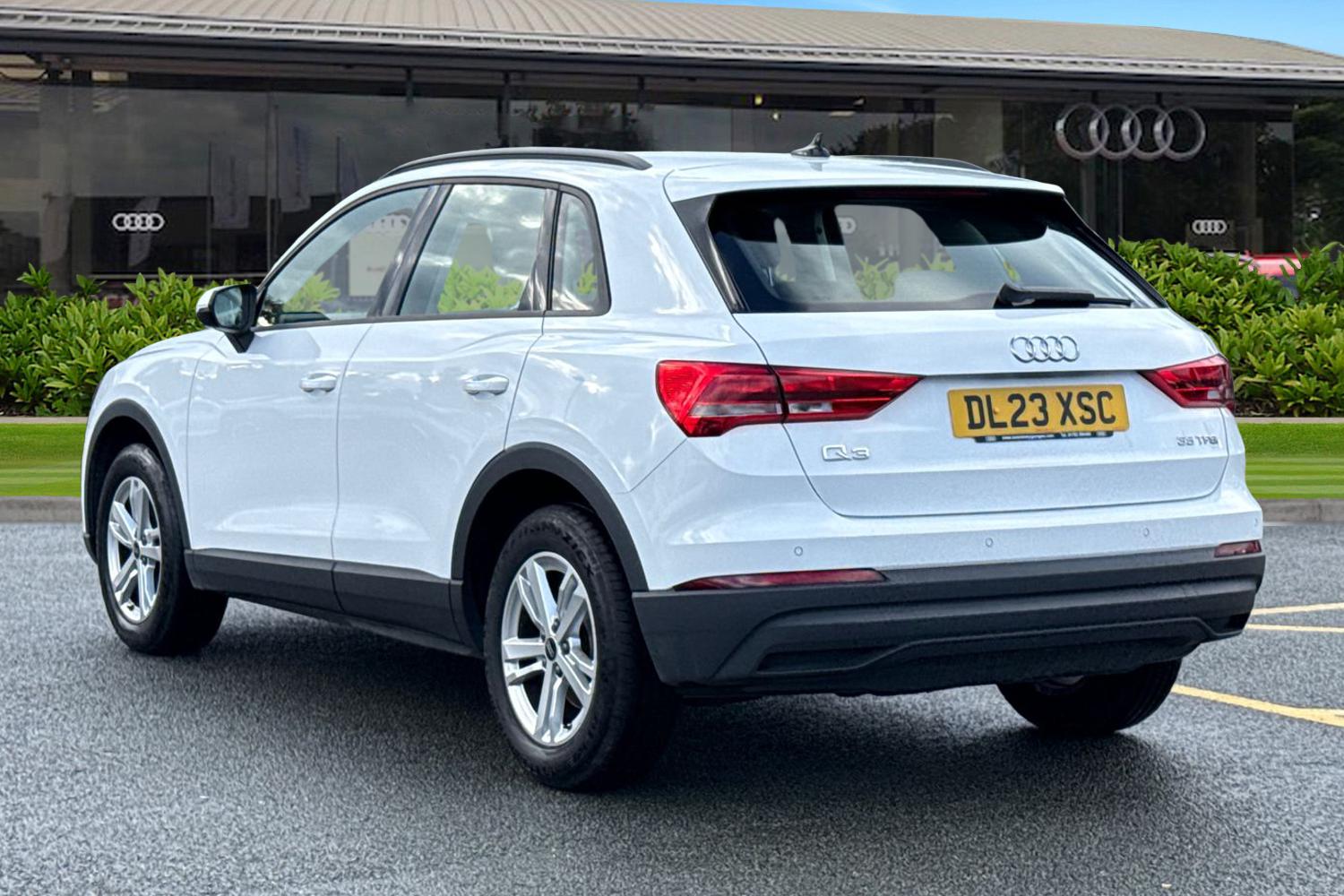Used Audi Q3 2023 for sale - 75987530: Photo 2