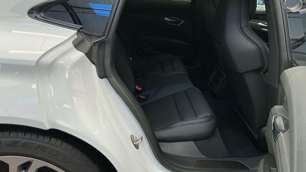 Used Audi e-tron GT 2023 for sale - 78092134: Photo 8