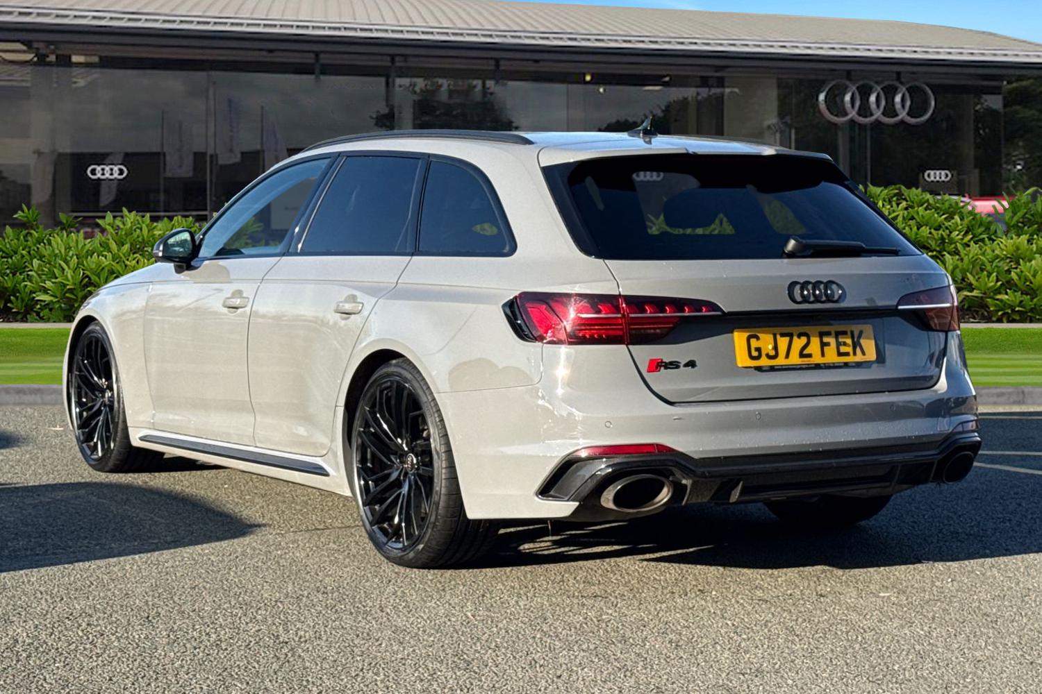 Used Audi RS4 2022 for sale - 76654019: Photo 2