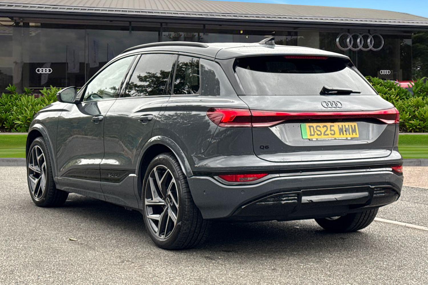 Used Audi Q6 e-tron 2025 for sale - 76158306: Photo 2