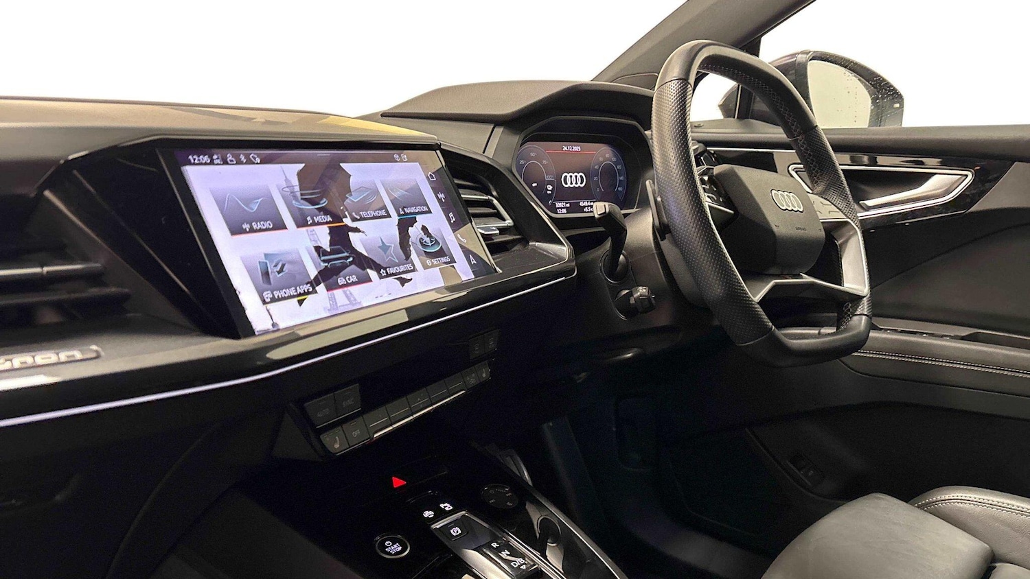 Used Audi Q4 e-tron 2023 for sale - 77520222: Photo 2