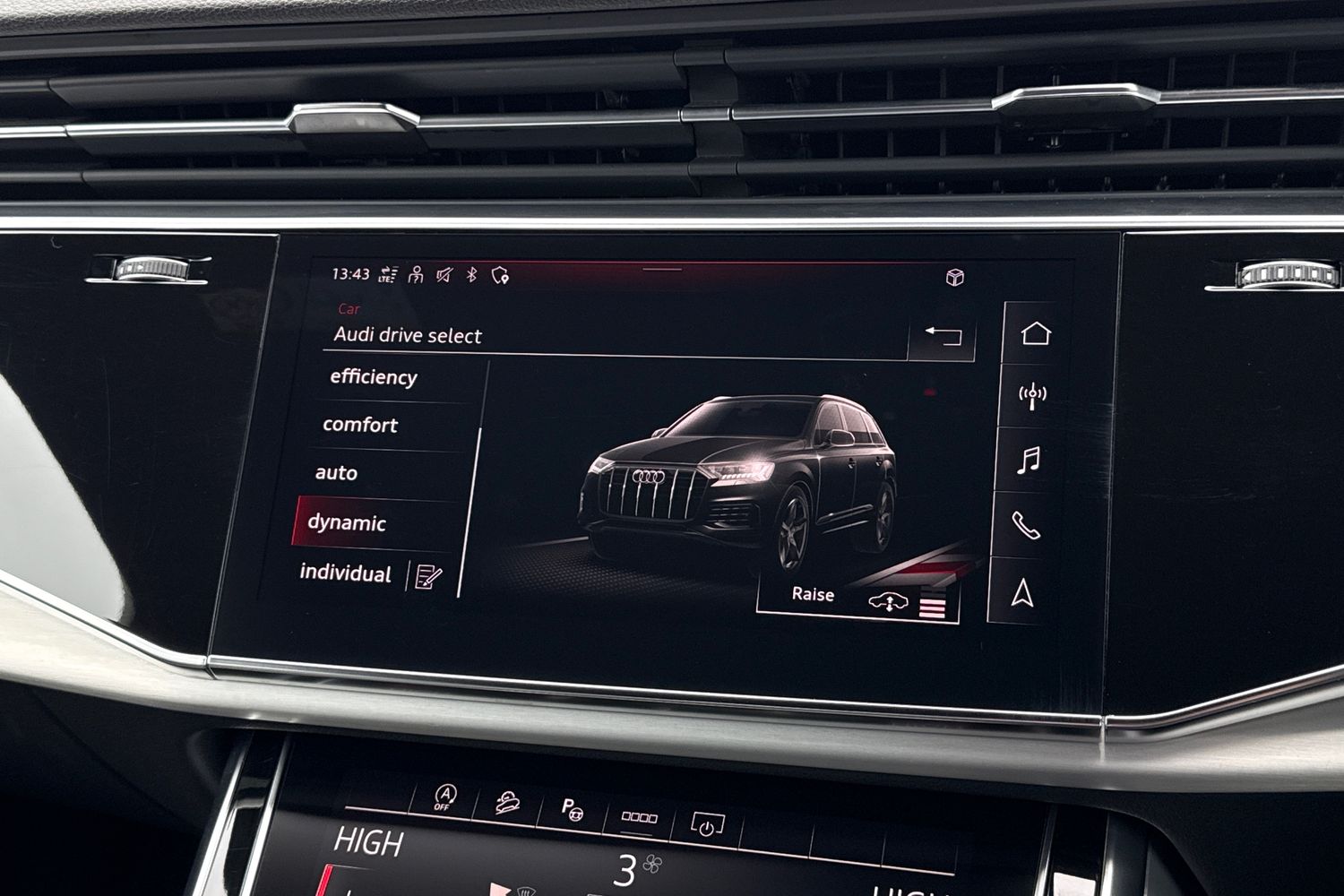 Used Audi Q7 2023 for sale - 77308727: Photo 30