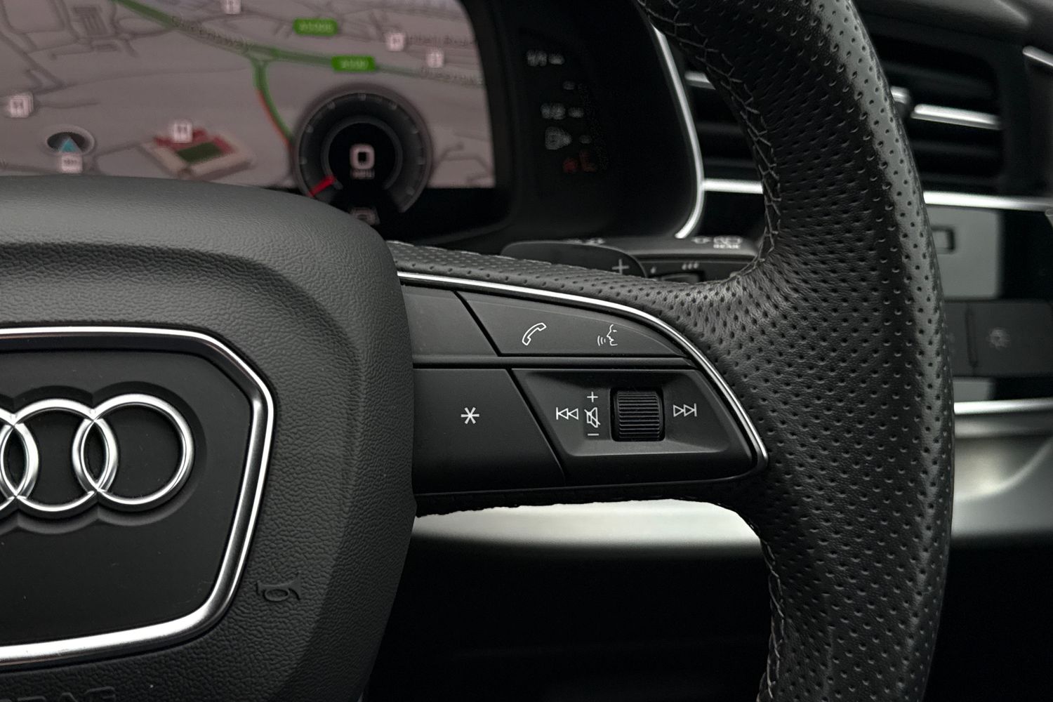 Used Audi Q7 2023 for sale - 77308727: Photo 37