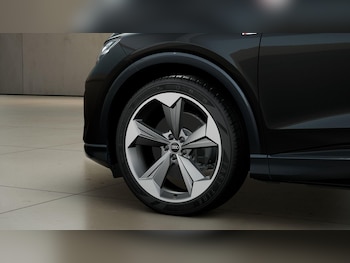 Used Audi Q4 e-tron 2025 for sale - 77059353: Photo