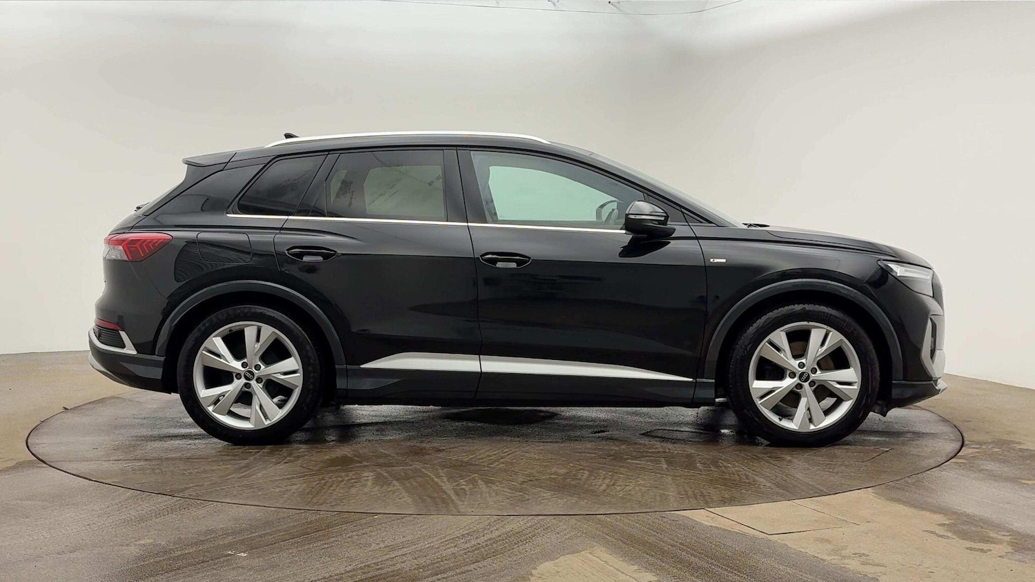 Used Audi Q4 e-tron 2021 for sale - 77520282: Photo 4