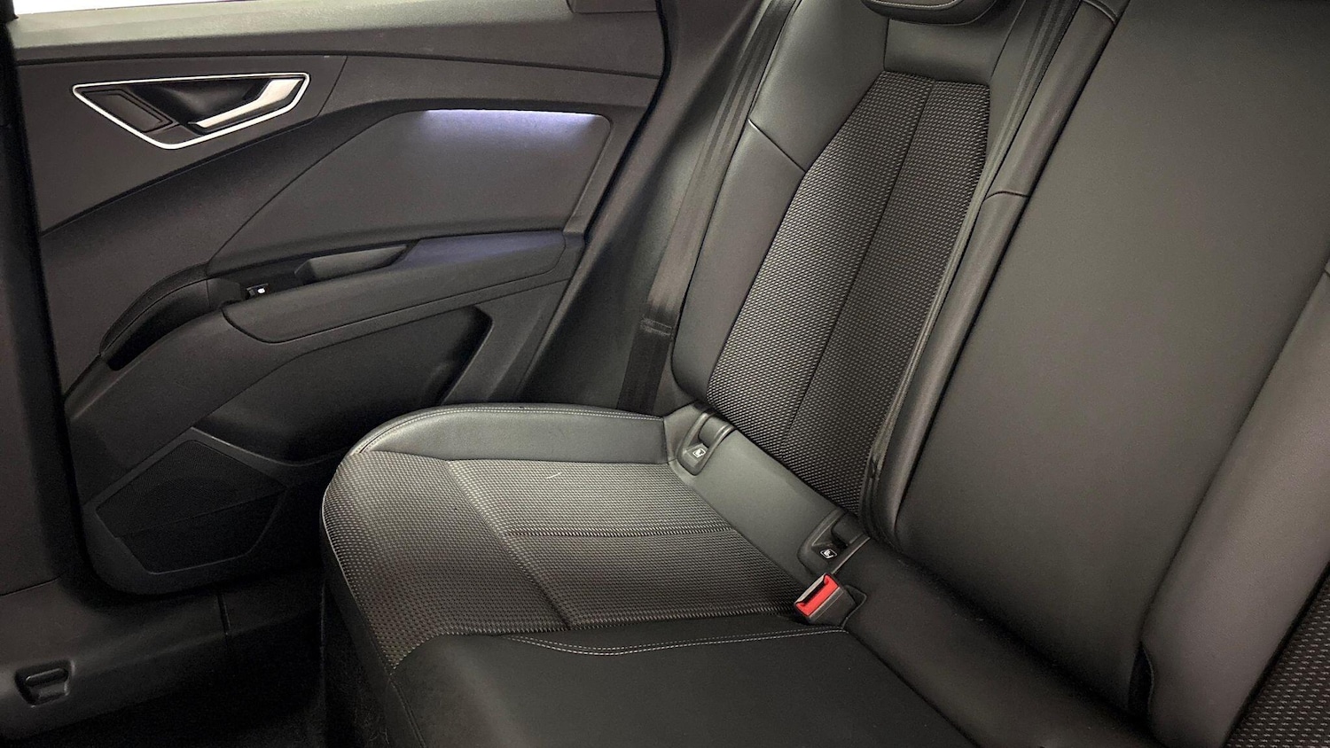 Used Audi Q4 e-tron 2021 for sale - 77520282: Photo 7