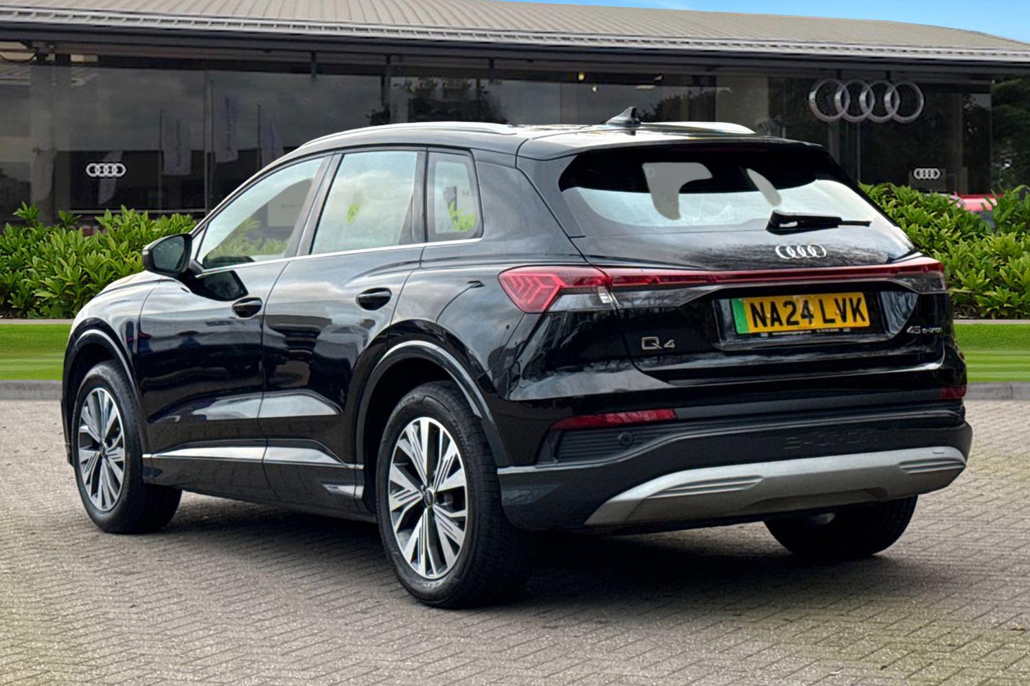 Used Audi Q4 e-tron 2024 for sale - 77383061: Photo 2