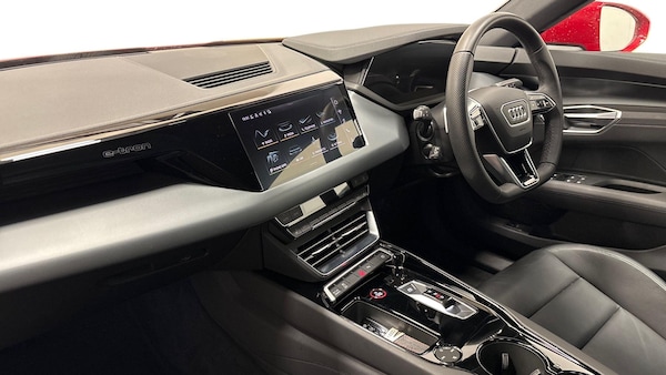 Used Audi e-tron GT 2023 for sale - 76274605: Photo 2