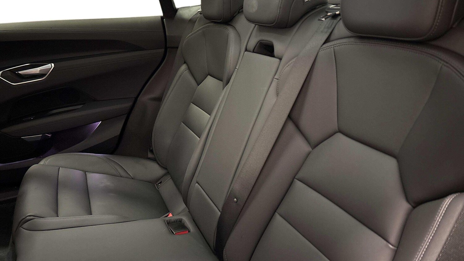 Used Audi e-tron GT 2024 for sale - 77733644: Photo 8