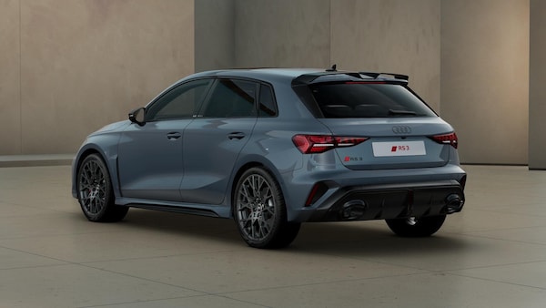 Used Audi RS3 2025 for sale - 76316602: Photo 2