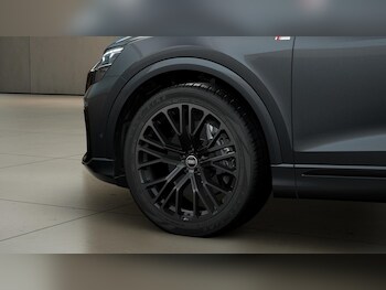 Used Audi Q8 2025 for sale - 76941481: Photo