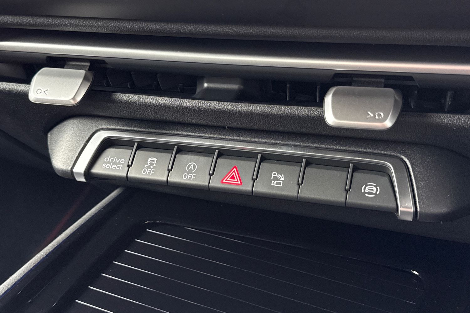 Used Audi Q3 2025 for sale - 76316627: Photo 40