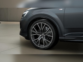 Used Audi Q7 2025 for sale - 76758389: Photo