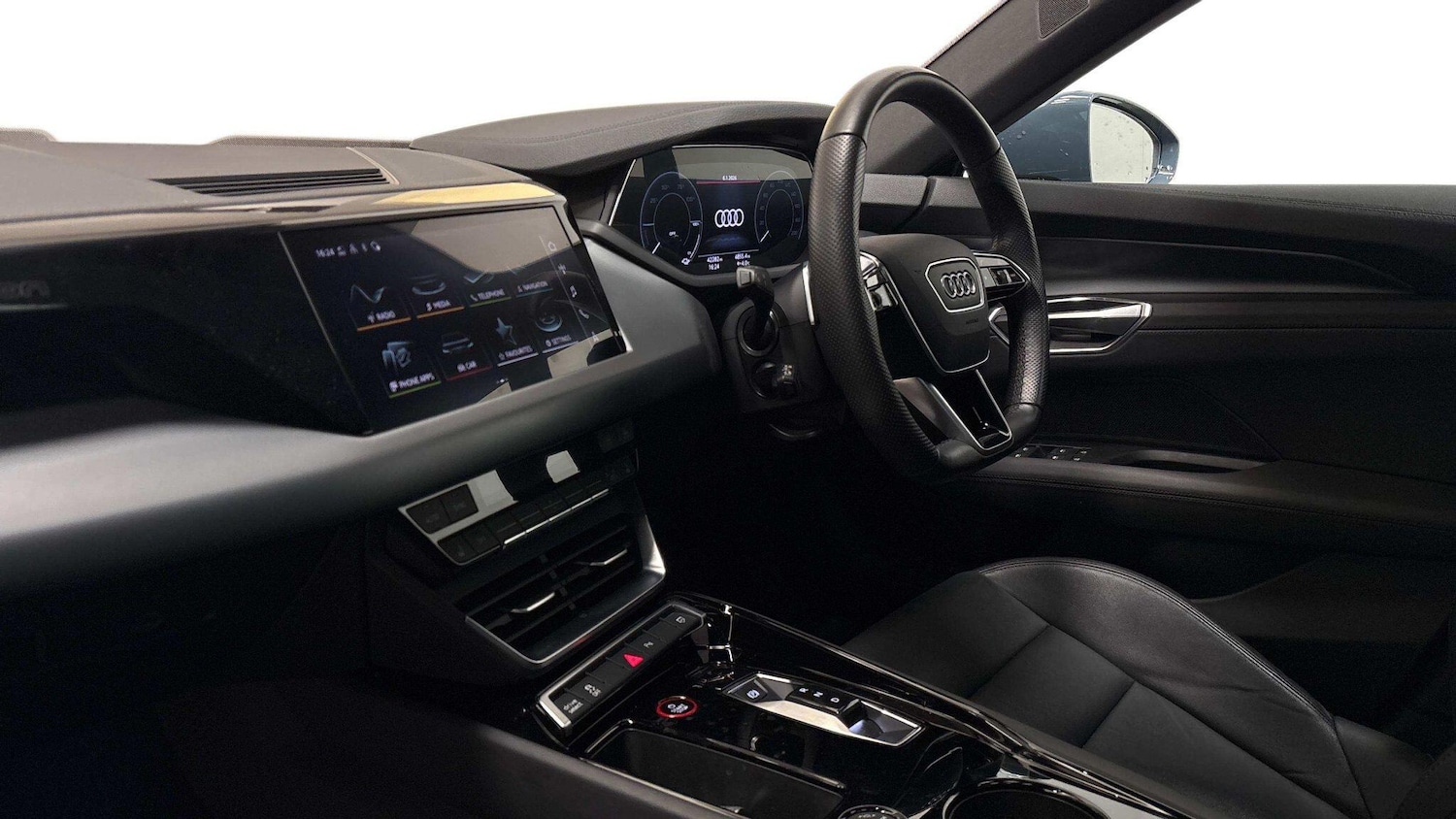 Used Audi e-tron GT 2022 for sale - 77546530: Photo 2