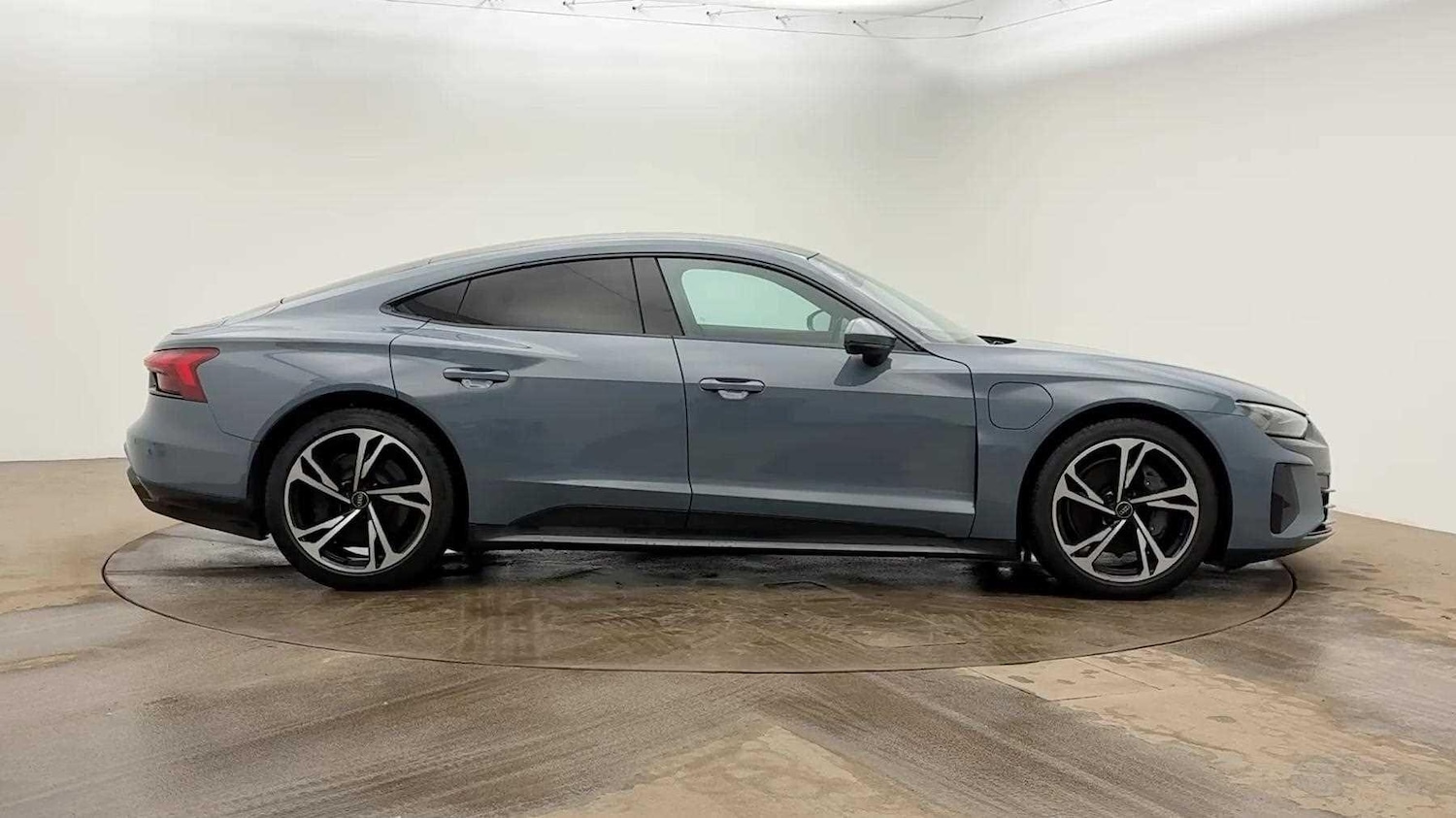 Used Audi e-tron GT 2022 for sale - 77546530: Photo 4