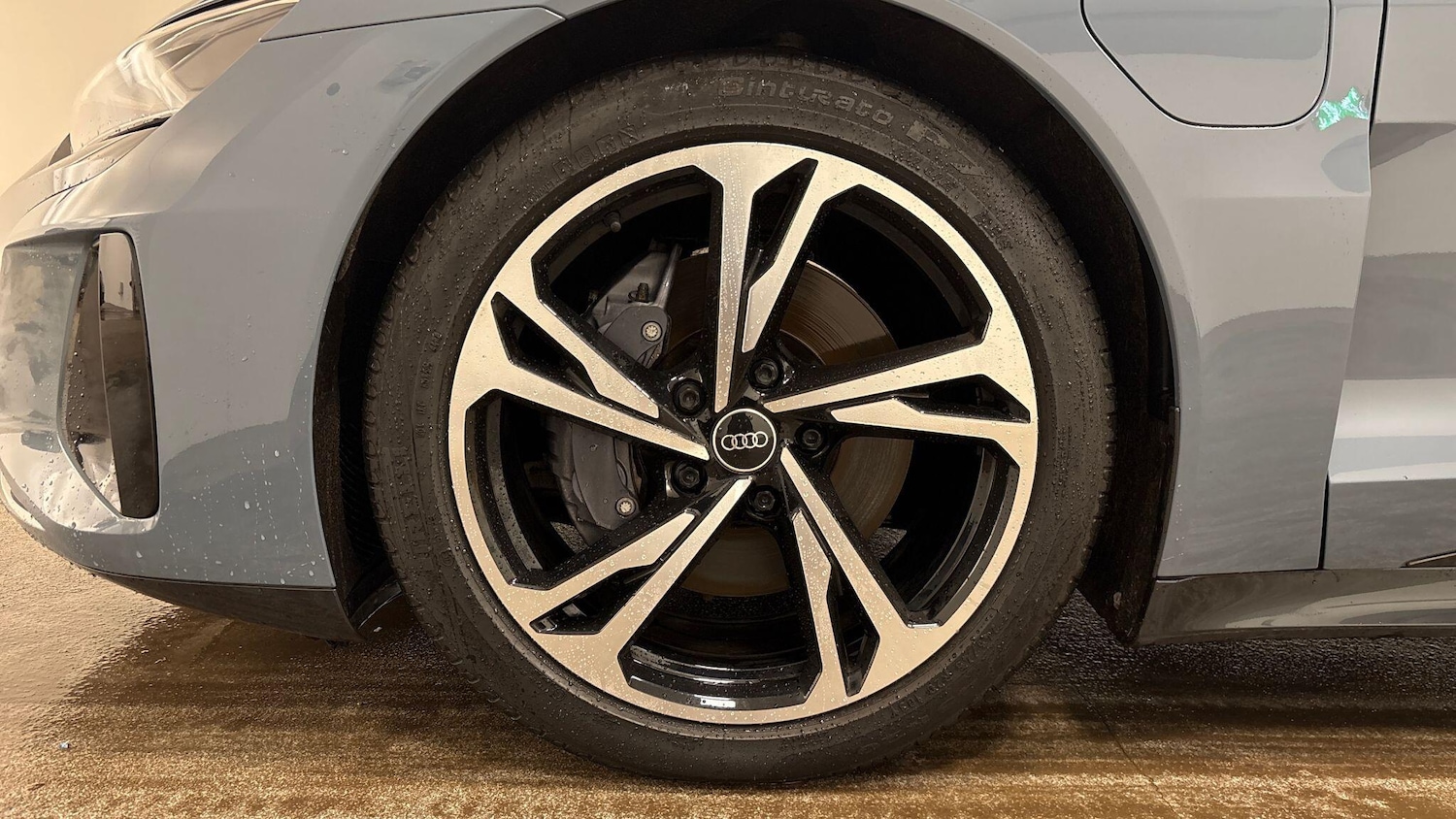 Used Audi e-tron GT 2022 for sale - 77546530: Photo 6