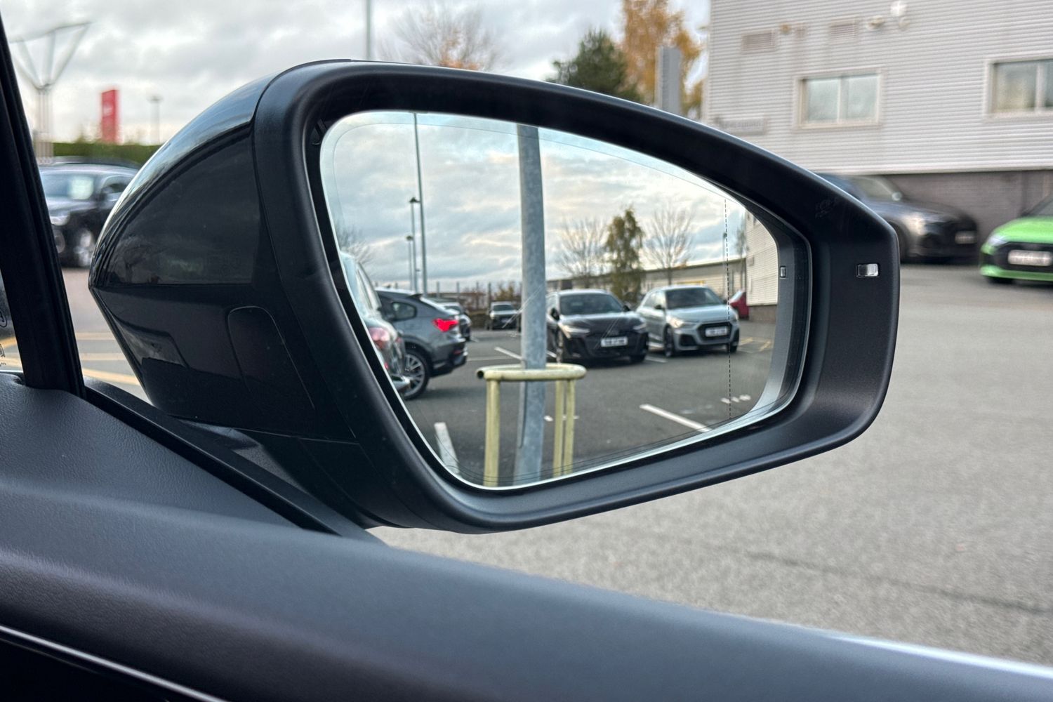 Used Audi Q4 e-tron 2025 for sale - 76453503: Photo 60